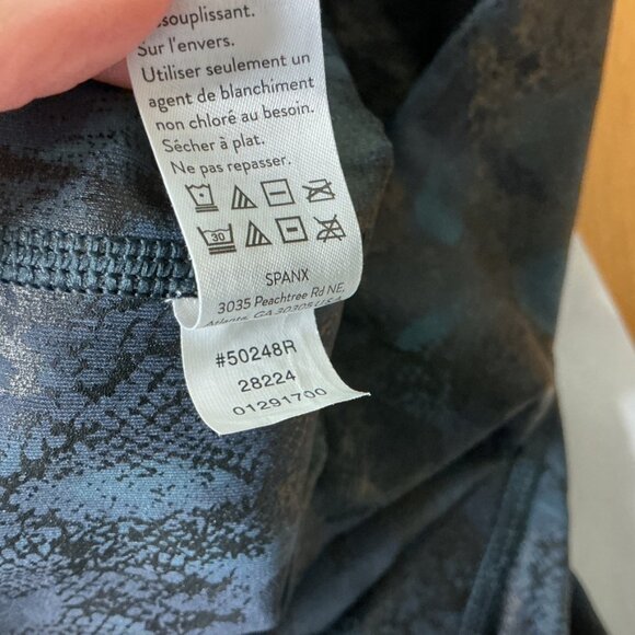 Spanx Blue Reptile Snake Booty Boost 7/8 Length Leggings 50248R NWT L - Picture 8 of 8